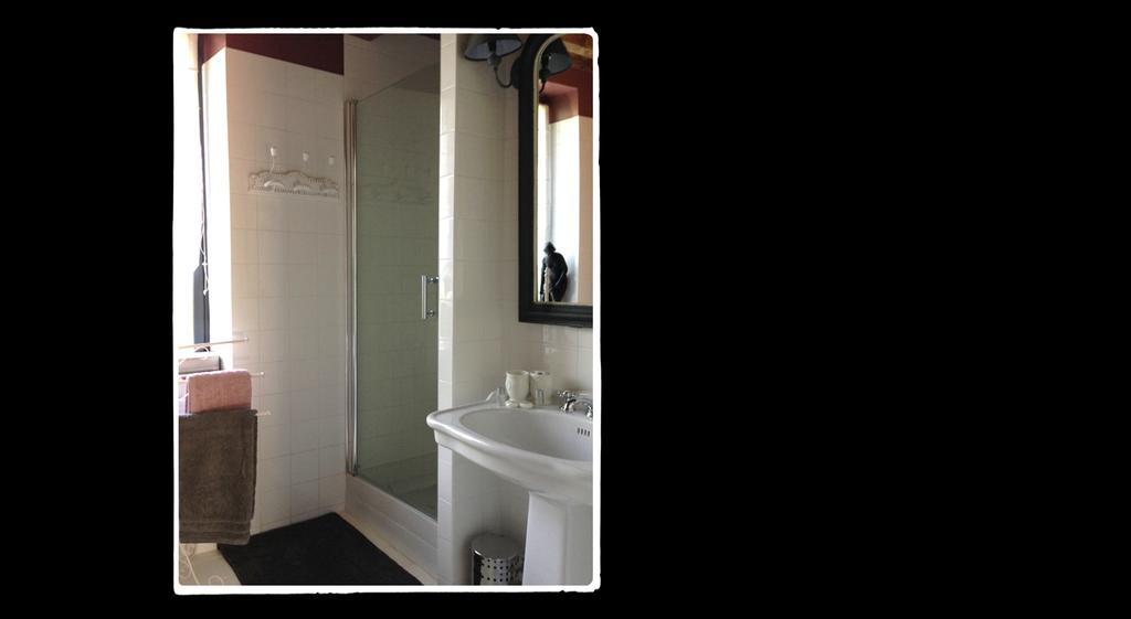 Manoir De Livet Bed & Breakfast Saint-Germain-de-Livet Room photo